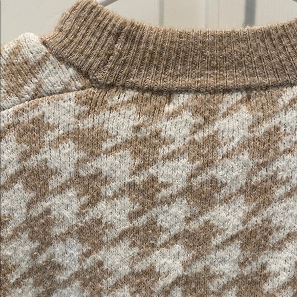 H&M Light Brown Knit Pullover - Picture 4 of 4